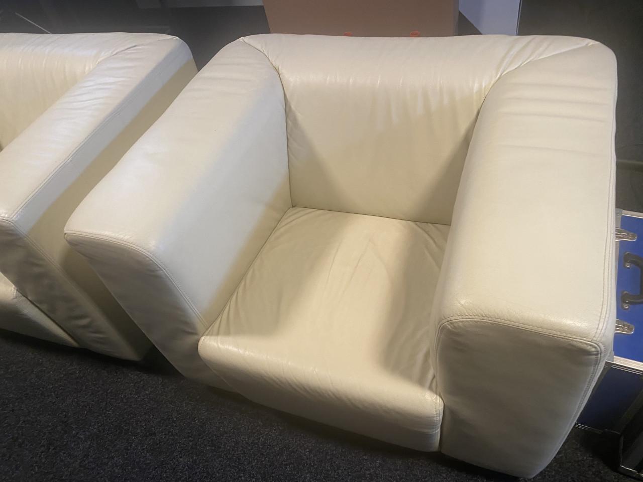 GRATIS OPHALEN: 2 x lederen fauteuil - mooie stoelen in nette staat!