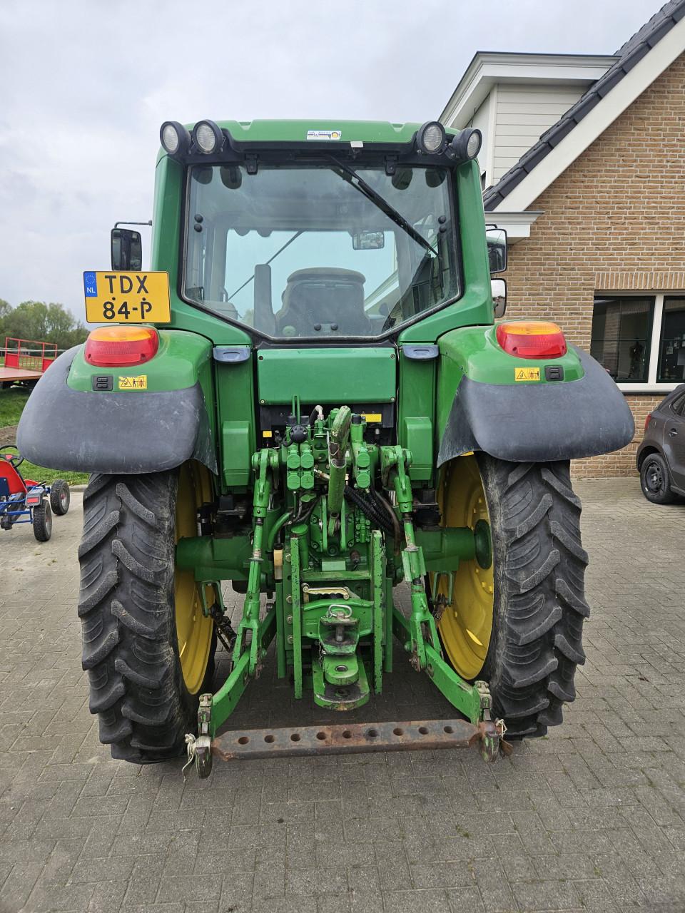 John Deere 6320