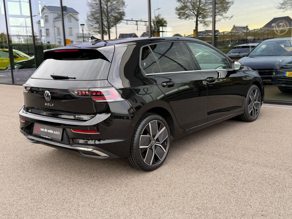 Volkswagen Golf 1.5 ehybrid style | trekhaak | camera | iq light | head up 