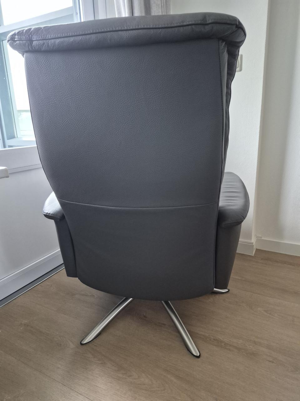 Montel relaxstoel anthraciet grijs maat S incl.hocker