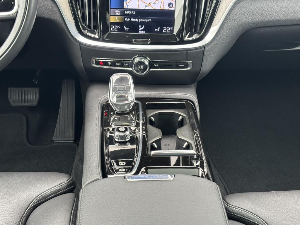Volvo V60 t6 398pk recharge bright| panodak| adap.cruise| trekhaak| camera