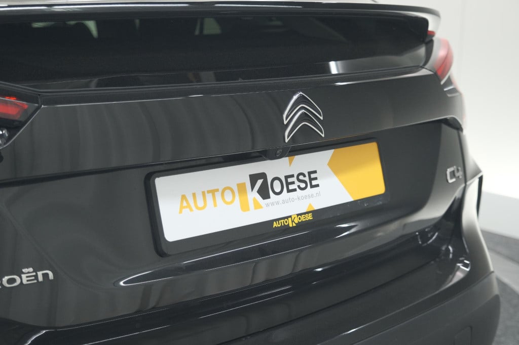 Citroen C4 puretech 130 eat8 shine | camera | head-up display | parkeersens