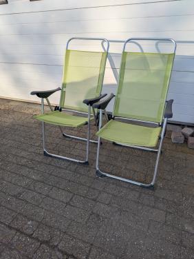 2 verstelbare tuinstoelen