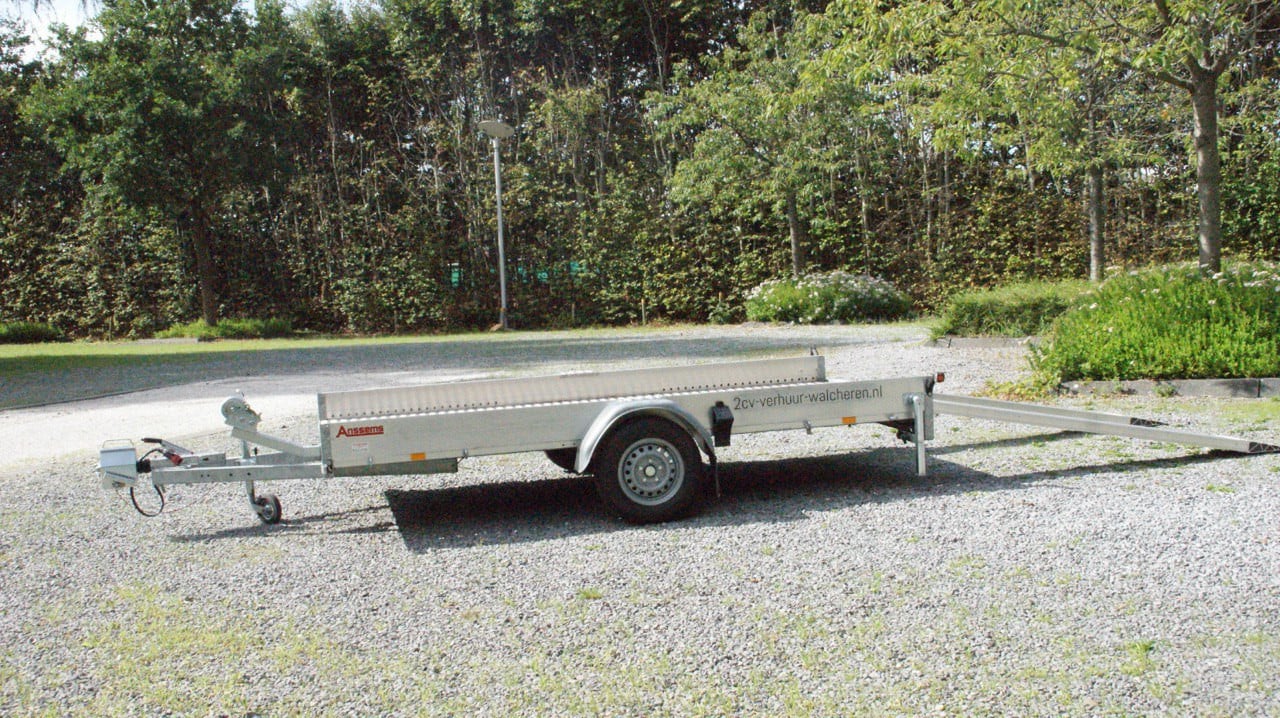 Zelf je auto vervoeren? Huur onze Anssems AMT 1300kg Eco!
