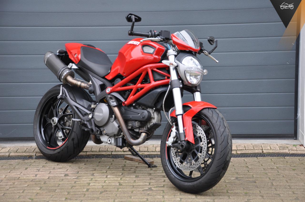 Ducati Monster 796