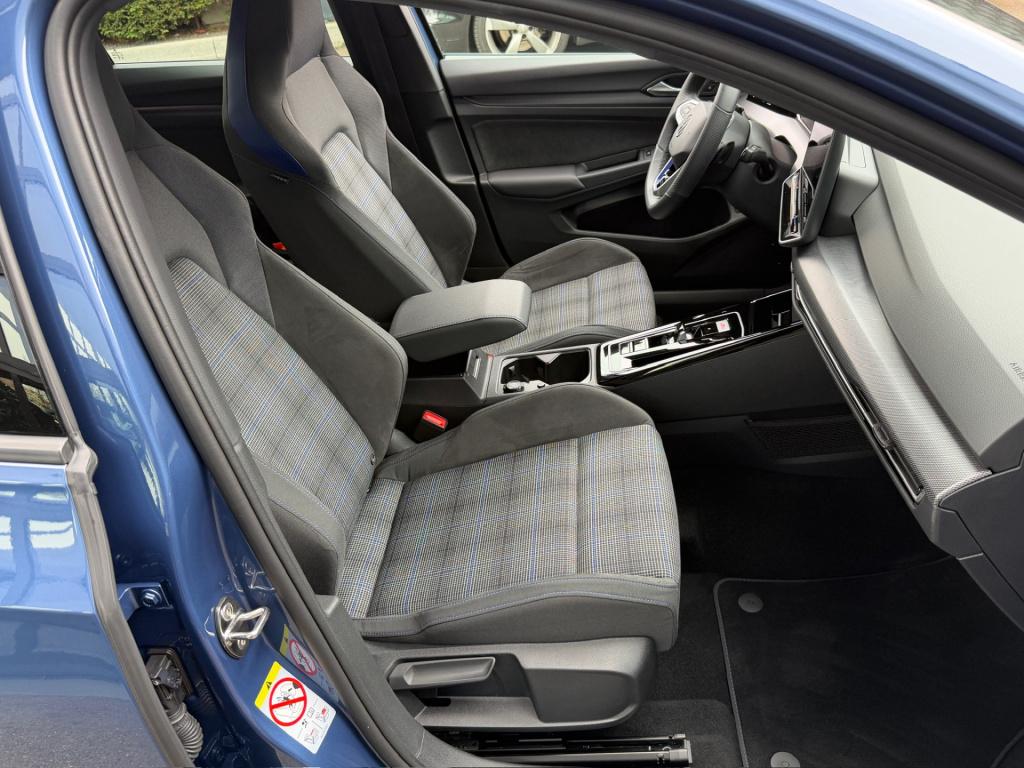 Volkswagen Golf 1.5 ehybrid gte 272pk | black style | trekhaak | iq light |