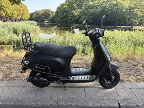 Senzo Rivalux S scooter