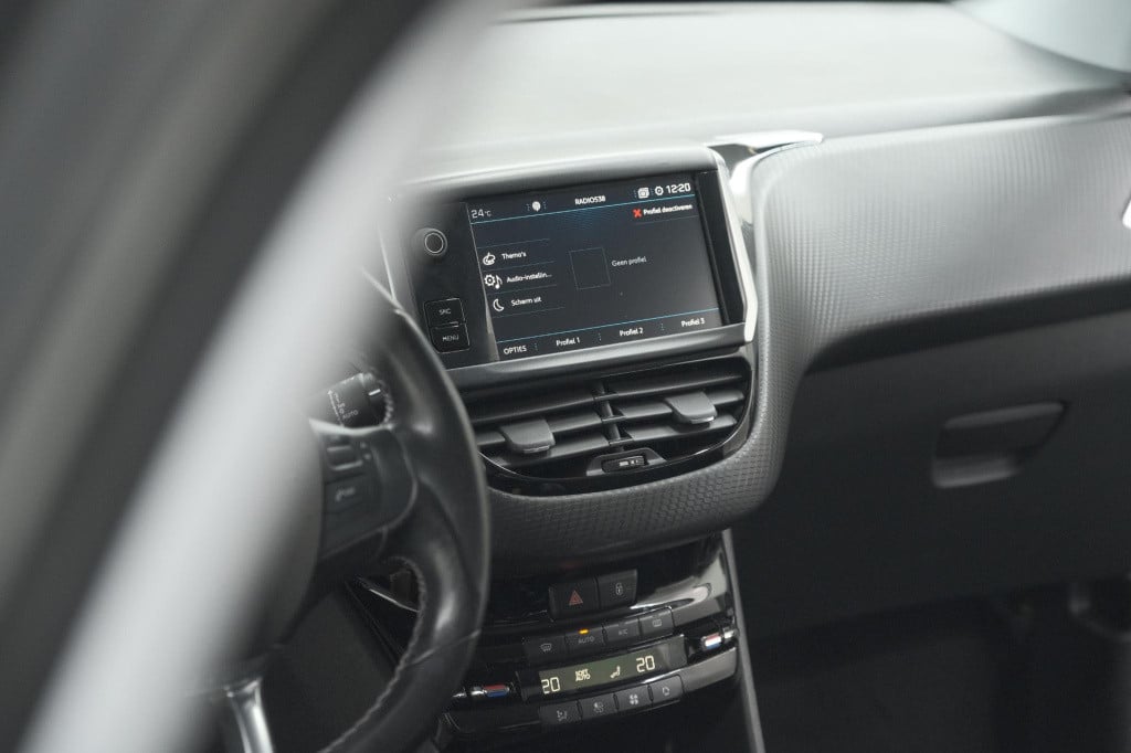 Peugeot 2008 puretech 130 allure | camera | apple carplay | parkeersensoren