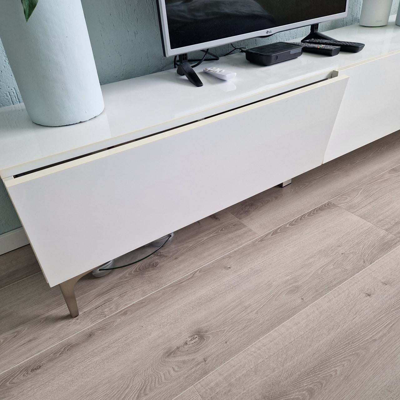Te koop TV kast wit dressoir.