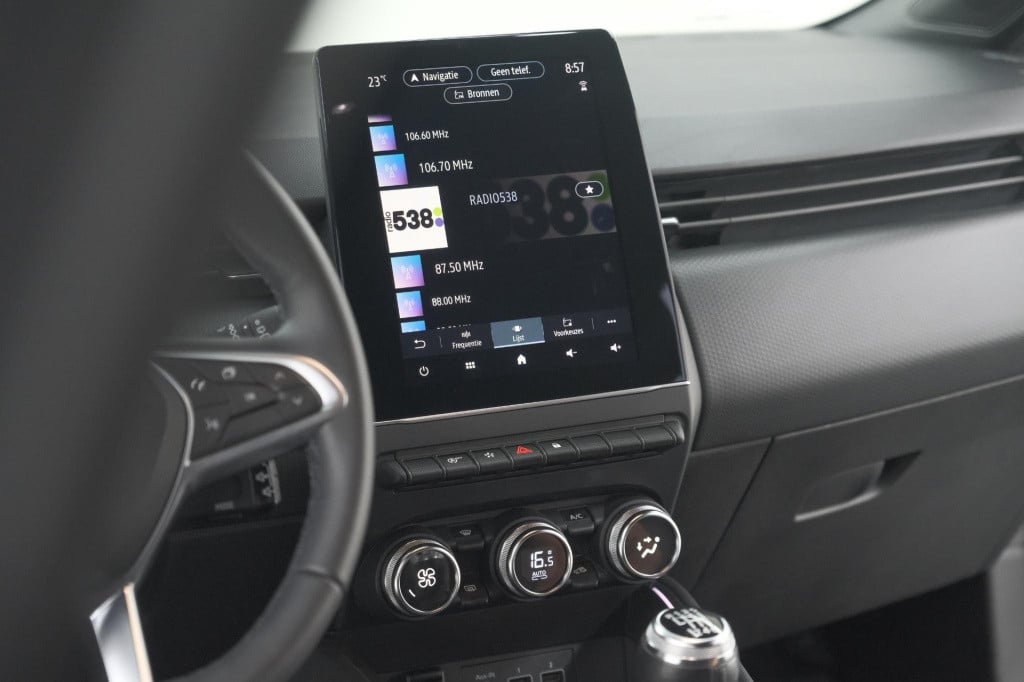 Renault Clio tce 90 techno | camera | 9.3 inch scherm | apple carplay | par
