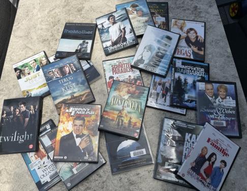Assortiment DVD’s.  21 stuks voor 7,50.