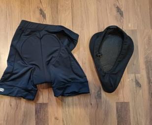Dames fietsbroek en zadelhoes met vulling