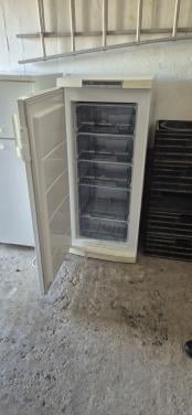 Vrijstaande vriezer AEG