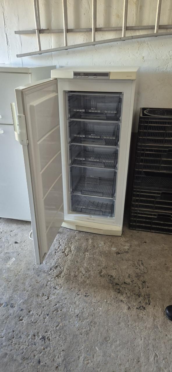 Vrijstaande vriezer AEG