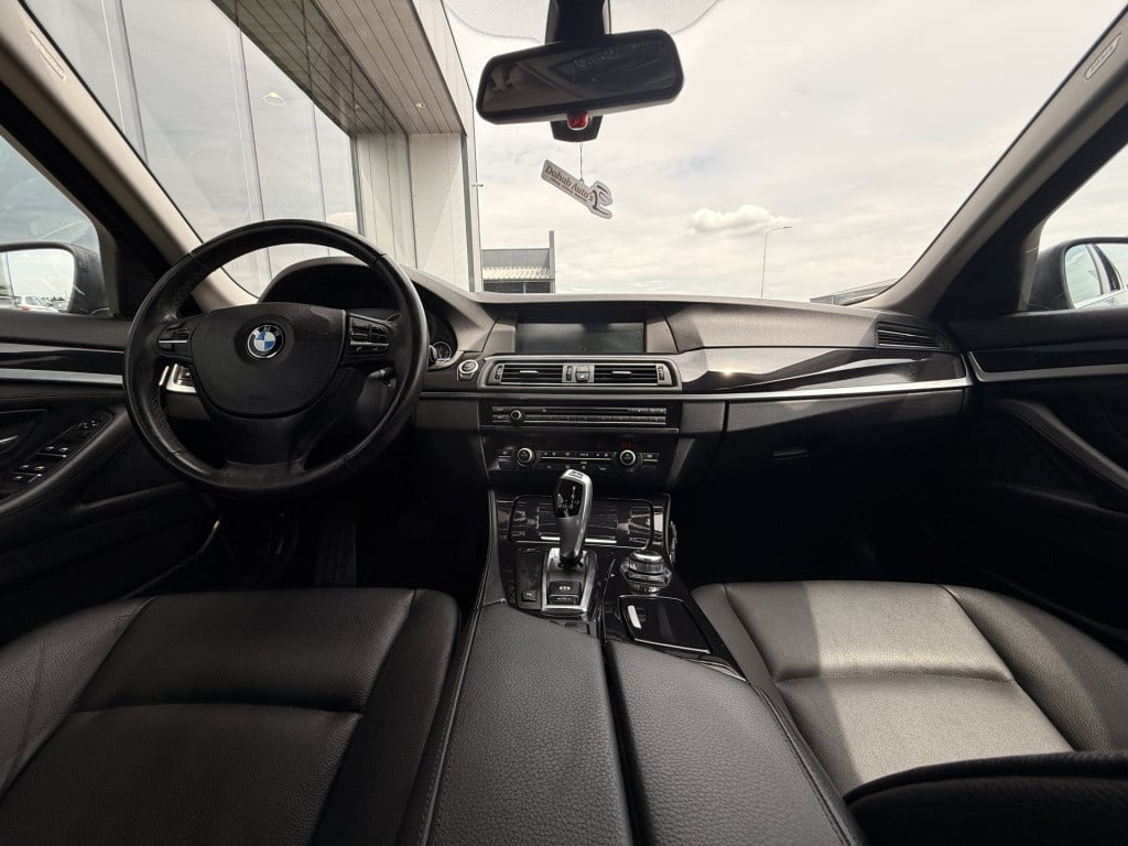 BMW 5 Serie 523i executive | leder | cruise | navi | parkeersensoren v+a |