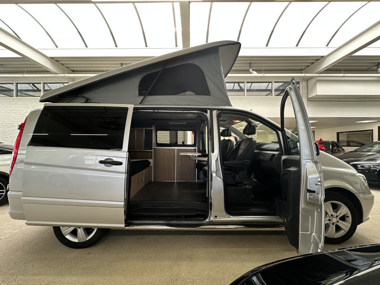 Mercedes Vito Camperbus 5 persoons 72.500km