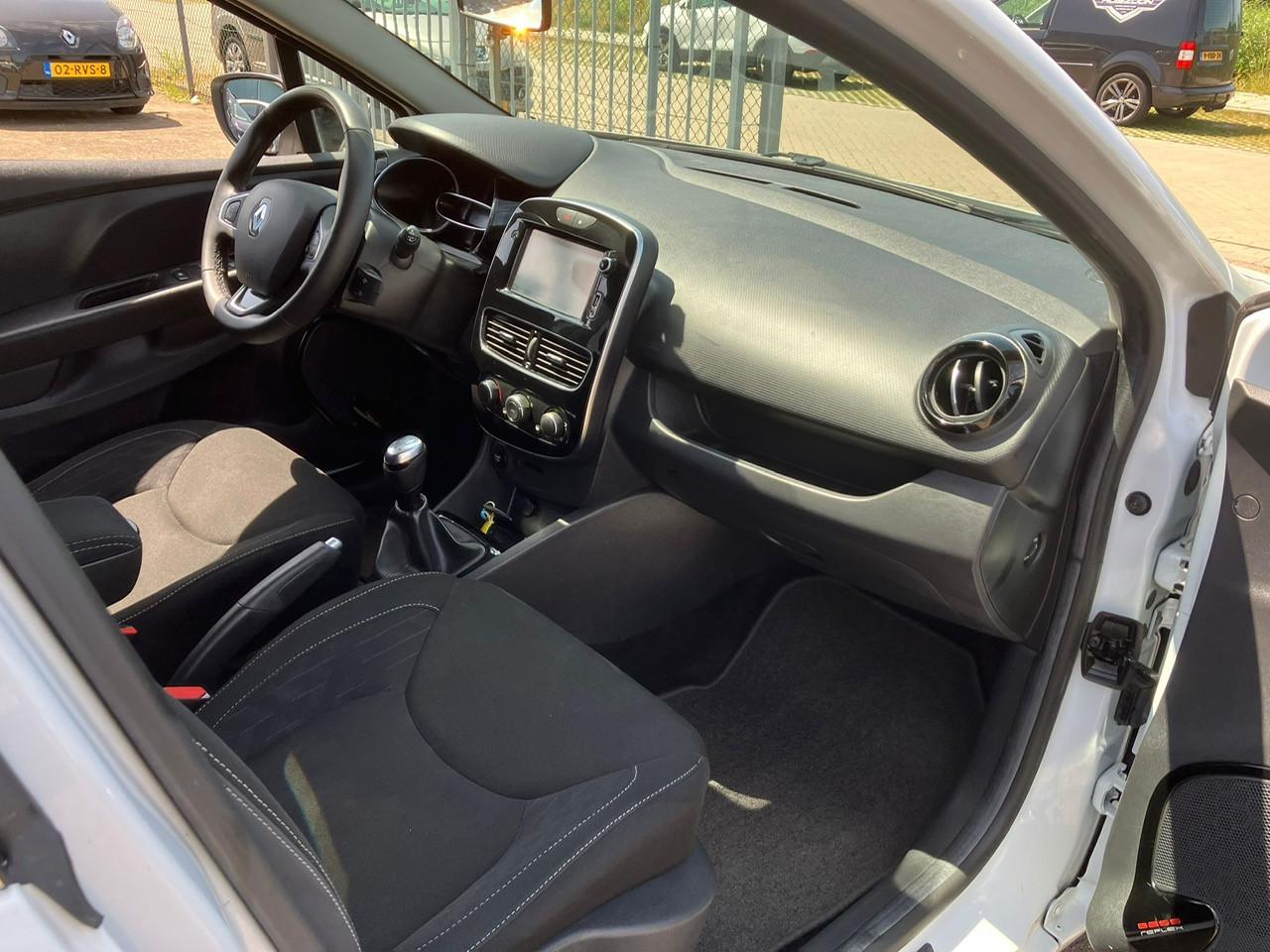 Renault clio 0.9 tce limited estate 84000km