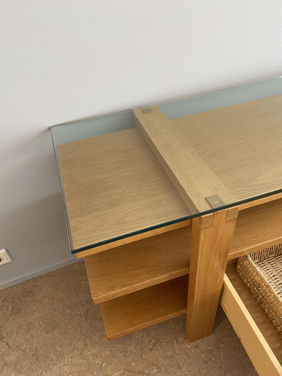 Moderne licht eiken tv meubel en vitrine kast
