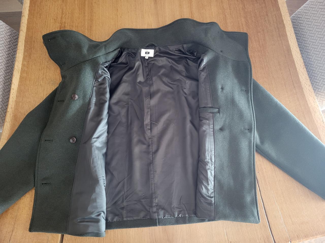 Korte winterjas, merk We. Maat 40