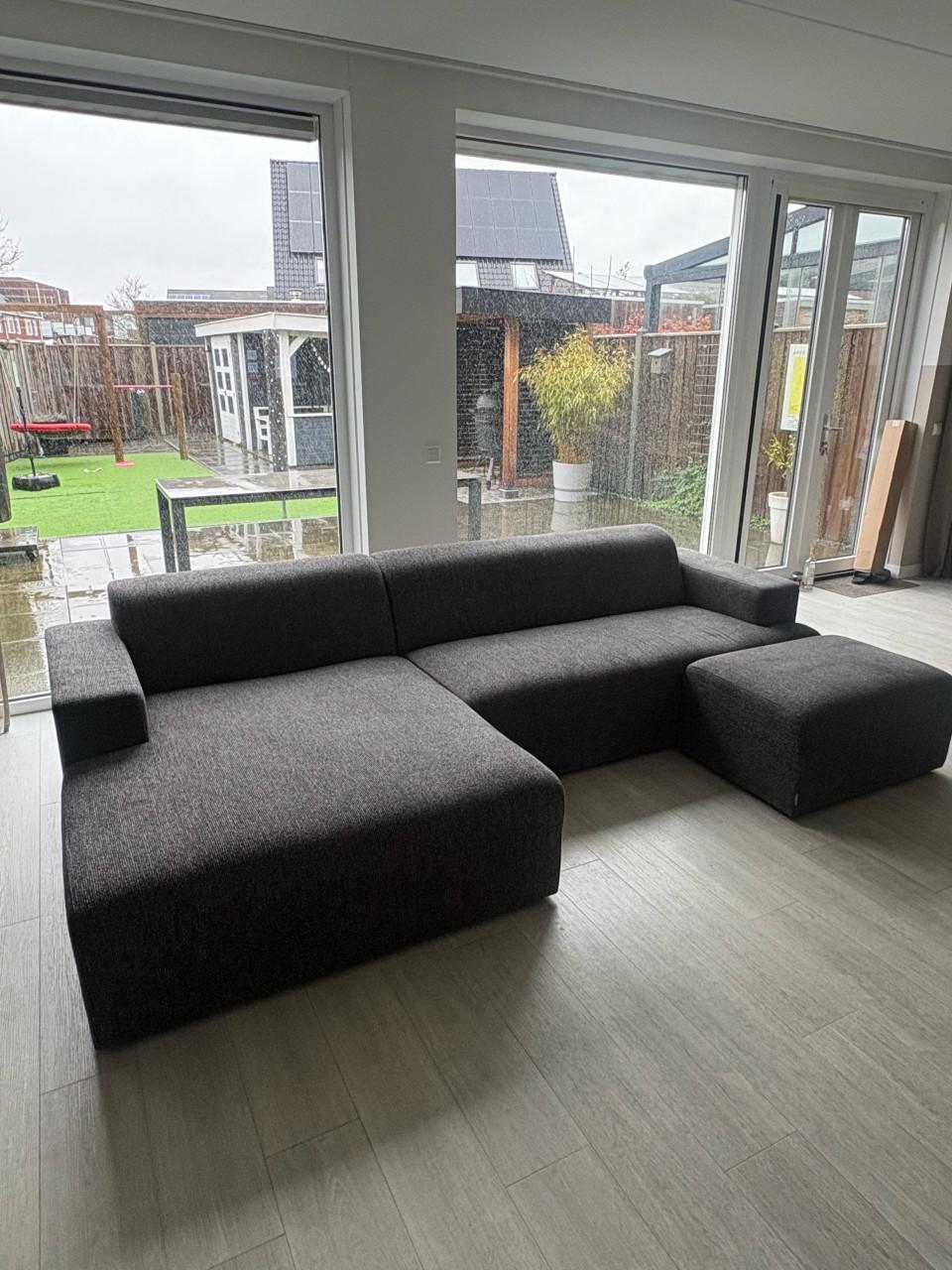 By Sidde Moa modulaire bank donkergrijs in zeer nette staat