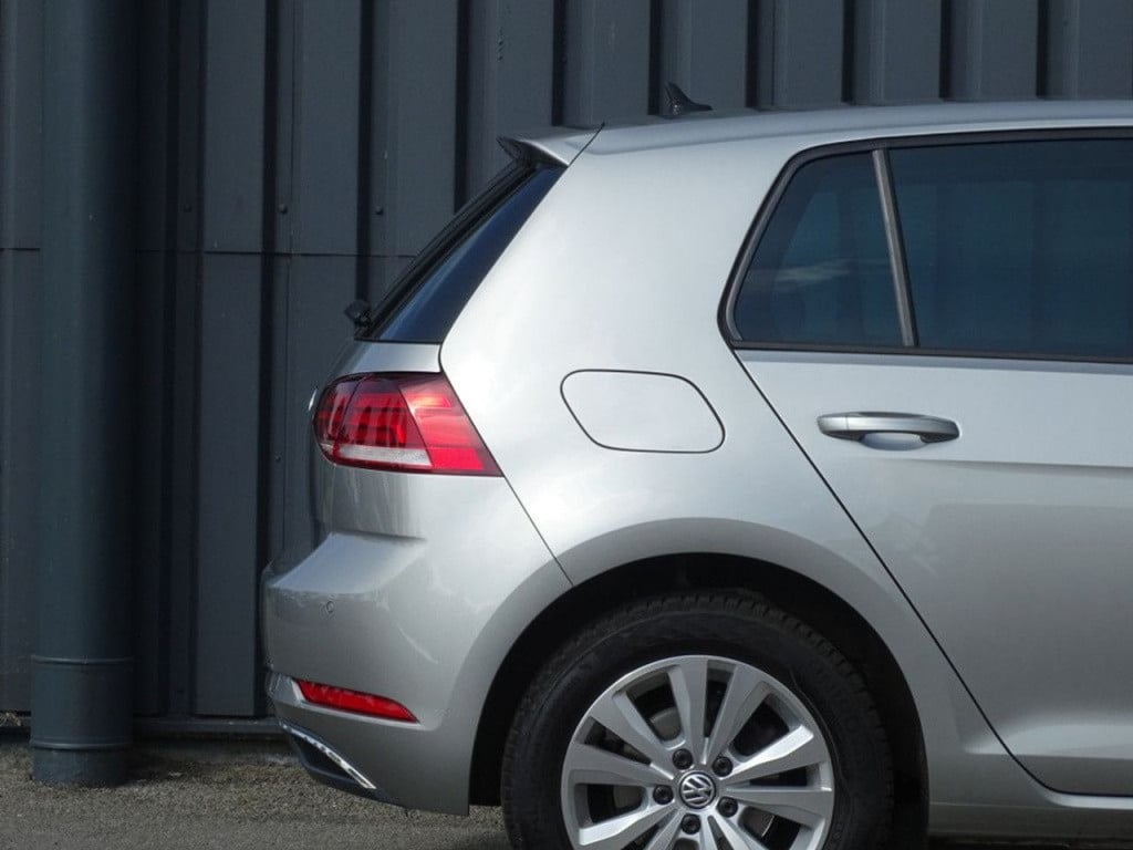 Volkswagen Golf 1.0 tsi comfortline automaat | navi | bluetooth