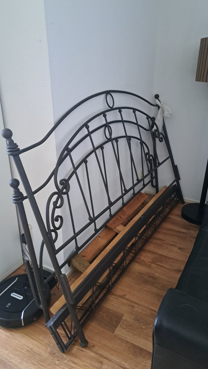 Gratis Metalen Bed 180 x 200