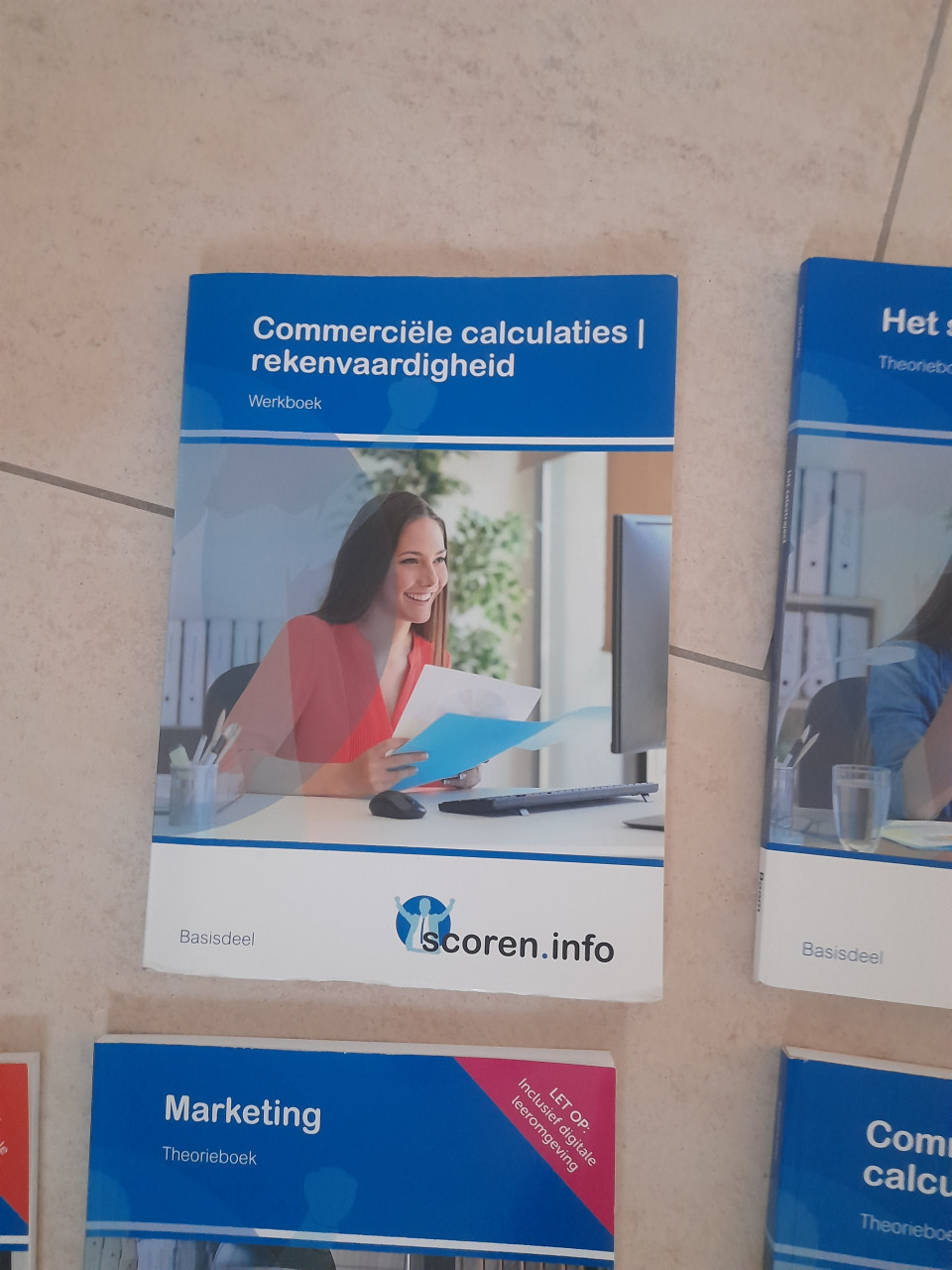 Mbo opleiding Junior Accountmanager boeken  (z.g.a.n.)