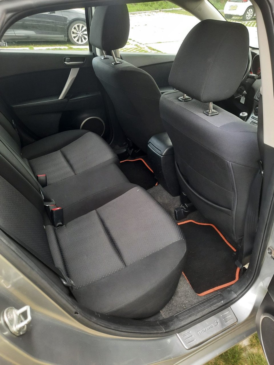 Mazda 3 1.6 sport grijs