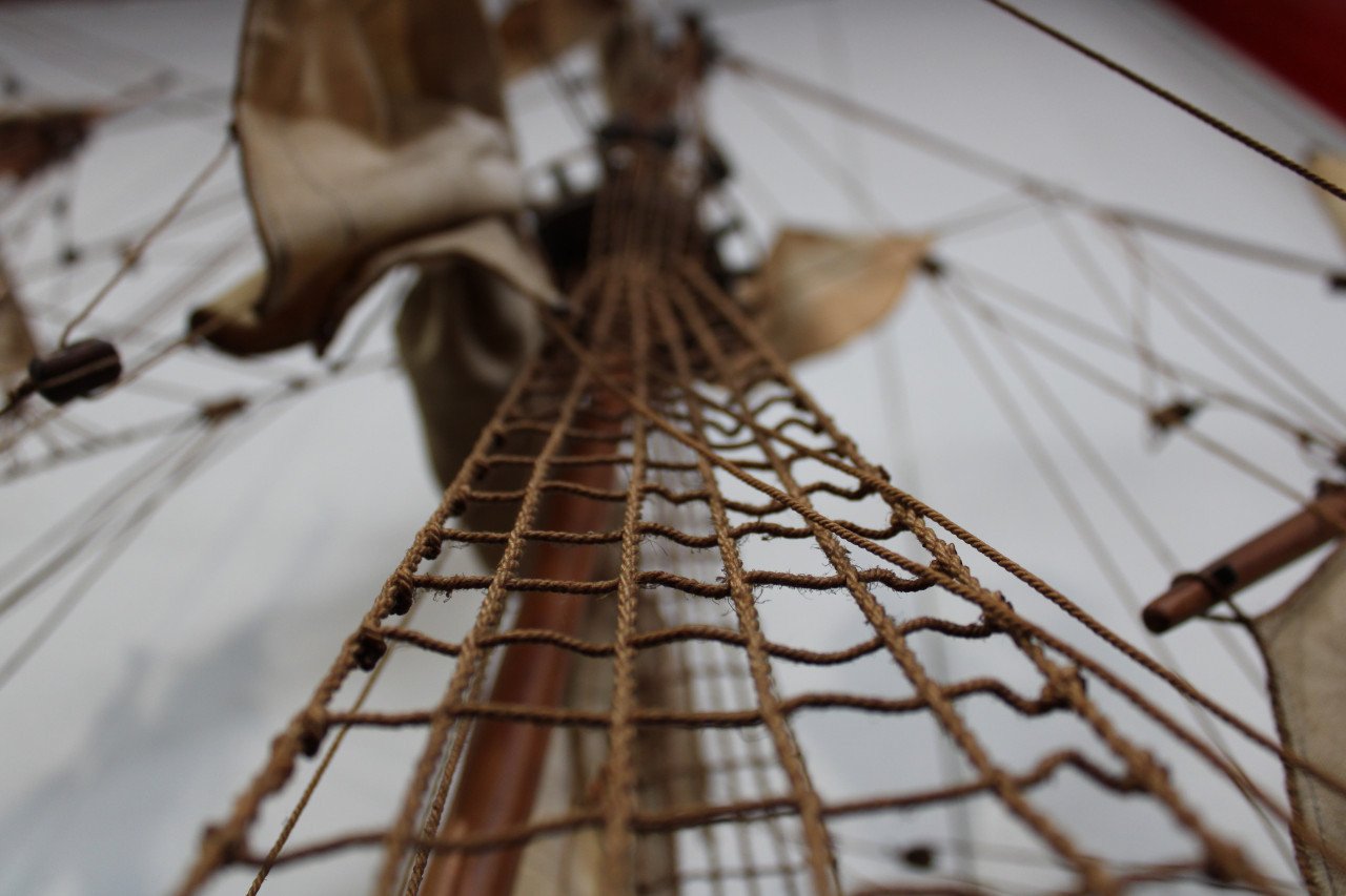 Zelfgebouwd VOC modelschip De Halve Maen