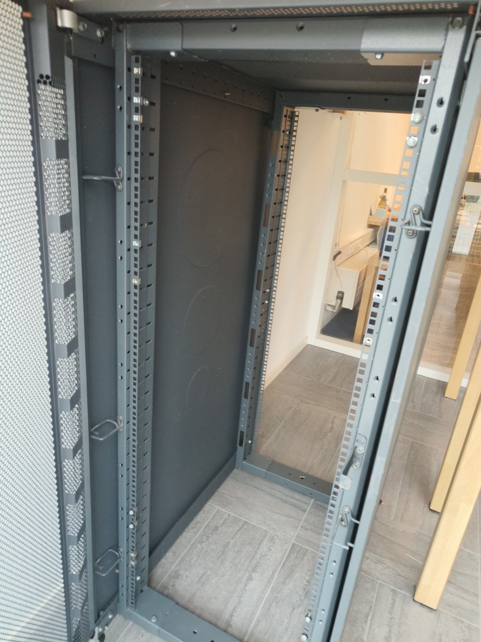 Serverkast / Patchkast / 19 inch rack 22U