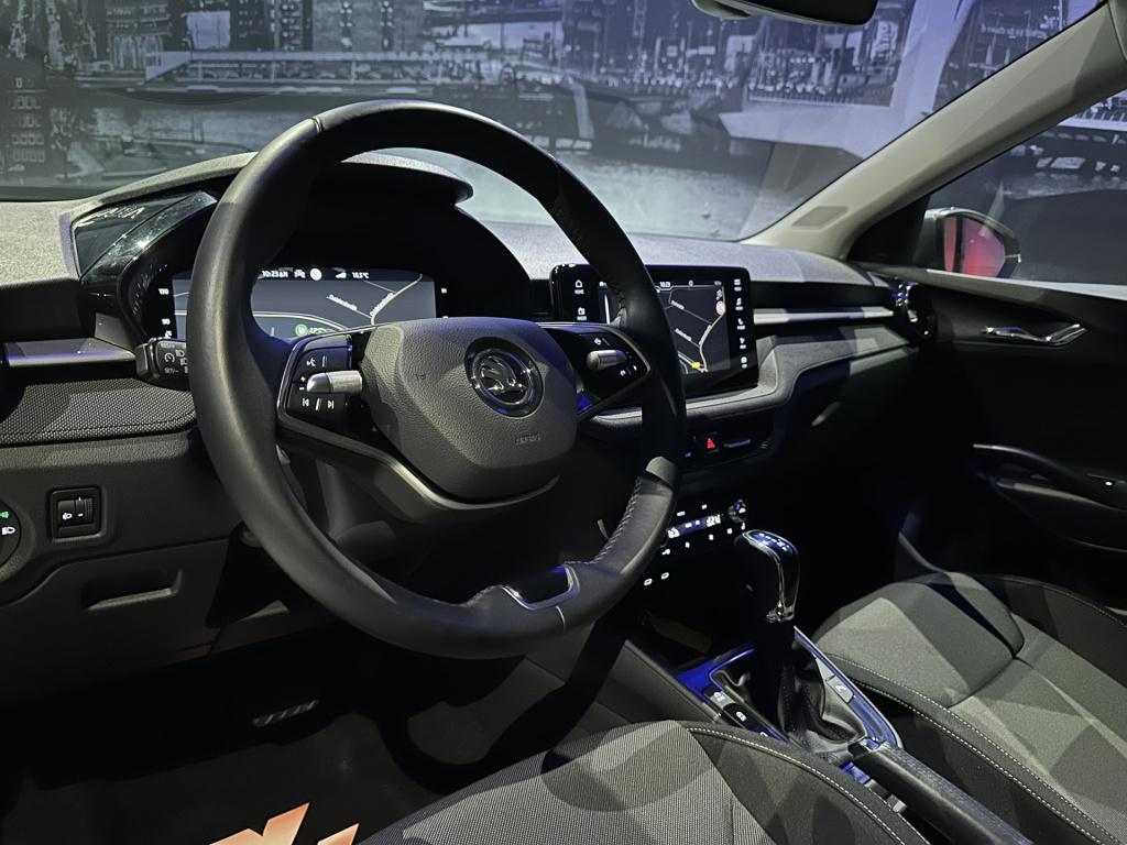 Skoda Fabia 1.0 tsi business edition *camera*pdc*winterpack*app*navi*