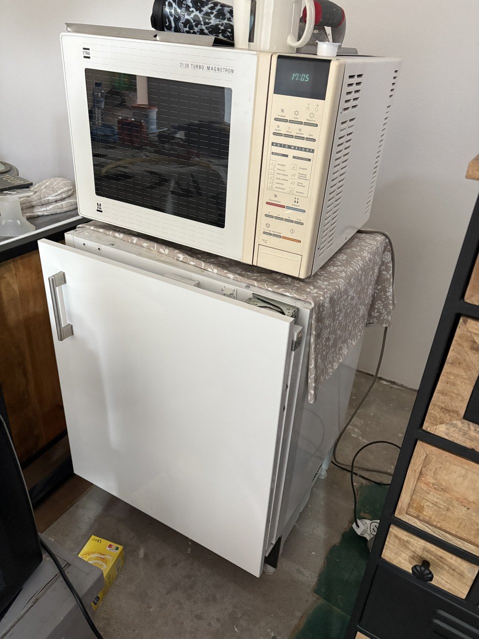Inbouw koelkast met vriesvak h85xb60 werkt prima.