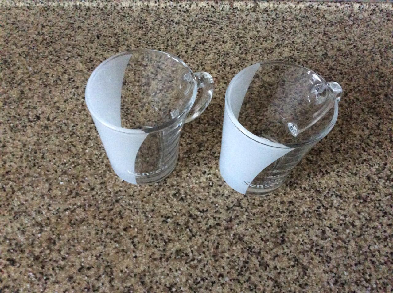 Verschillende bekers met oor,   Douwe Egberts etc.