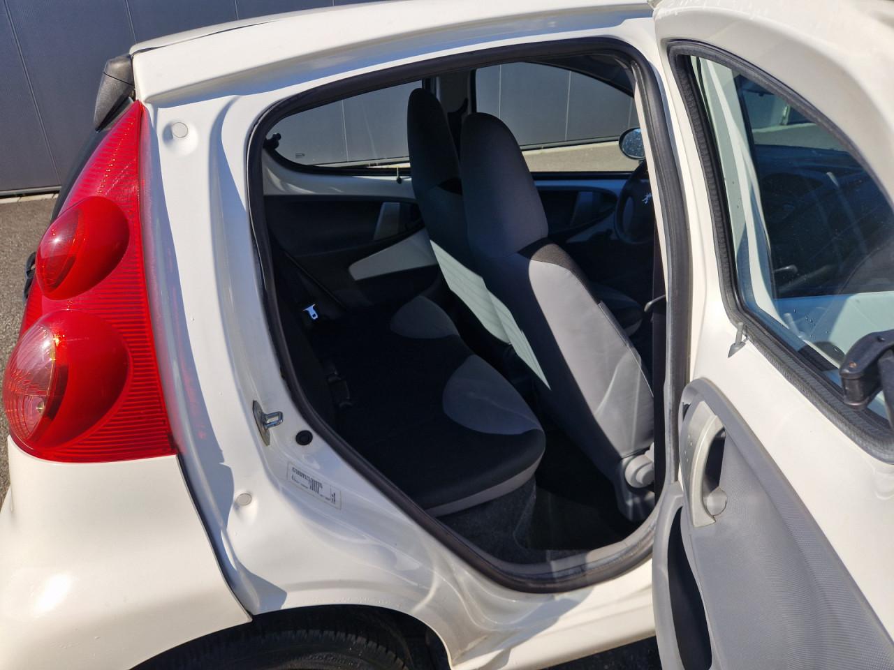 Peugeot 107 1.0-12V XR