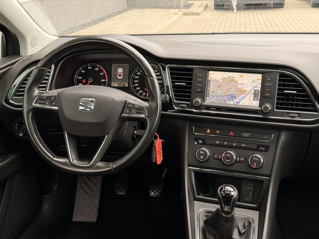 Seat Leon 1.0 ecotsi style connect | pano | camera | apple carplay | trekha