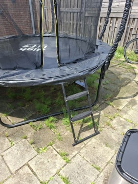 Trampoline