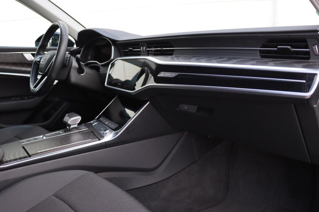 Audi A6 avant 50 tfsi e quattro design 299pk s-tronic