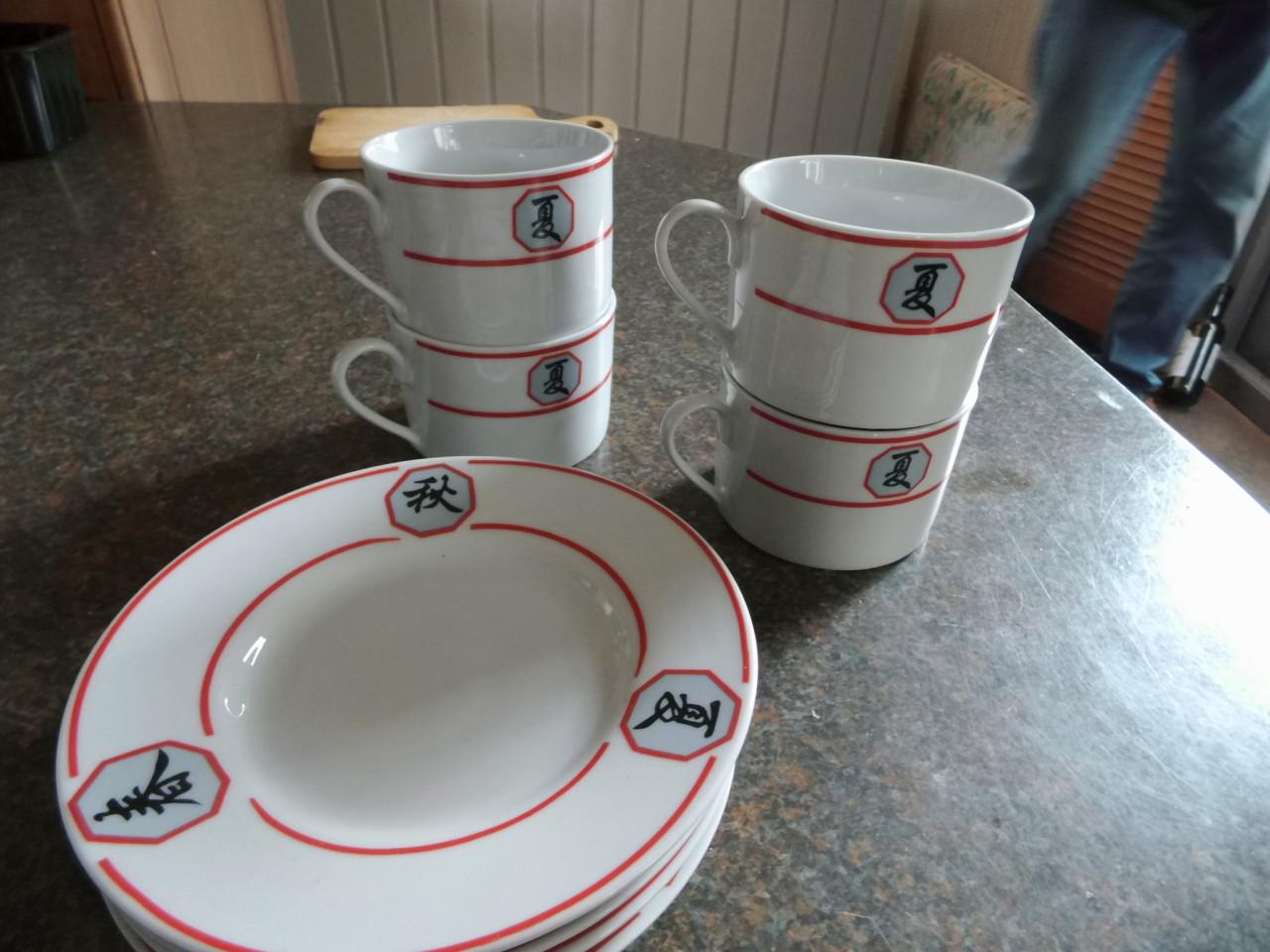 4 Kop en schotels