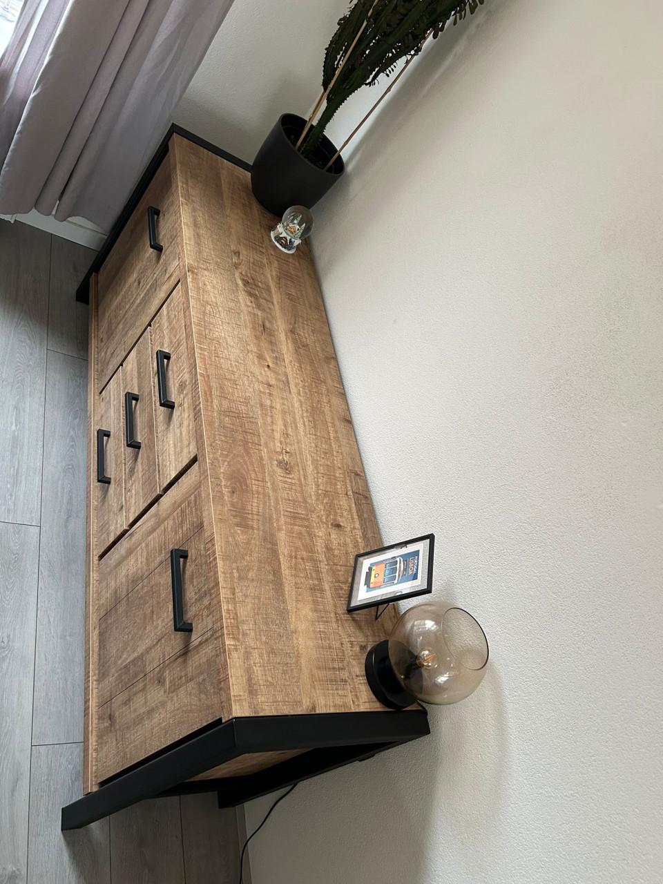 Lichtbruin mangohouten dressoir