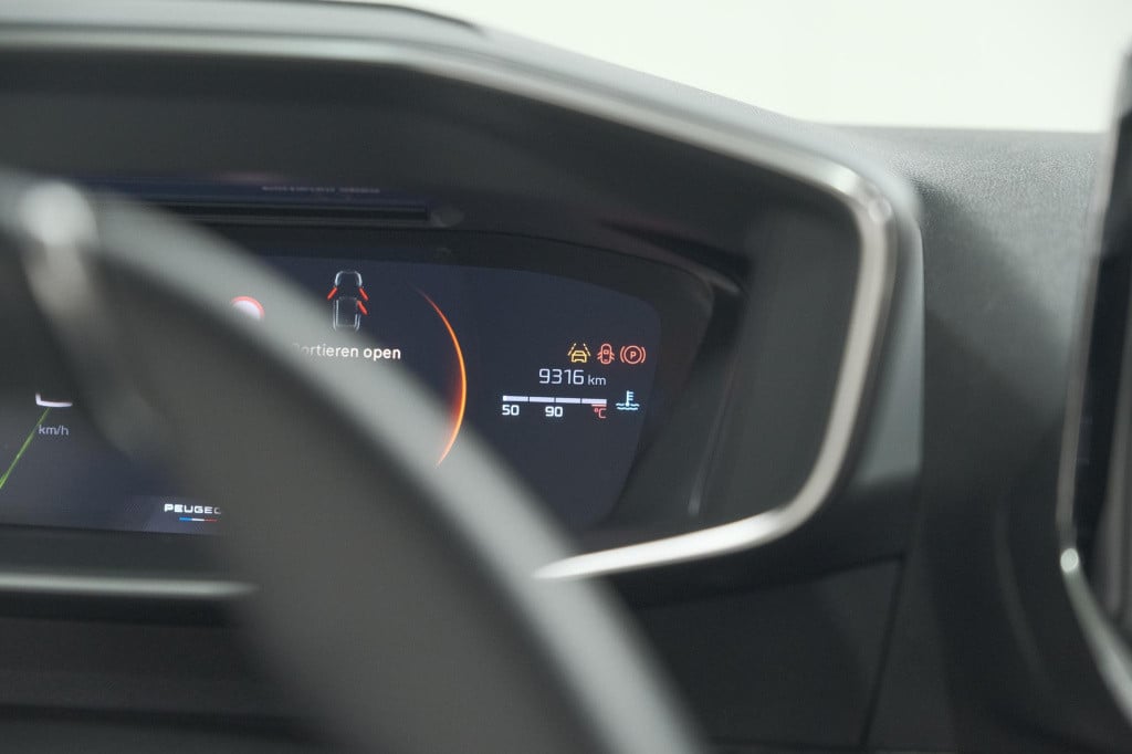 Peugeot 208 puretech 100 gt | camera | apple carplay | parkeersensoren