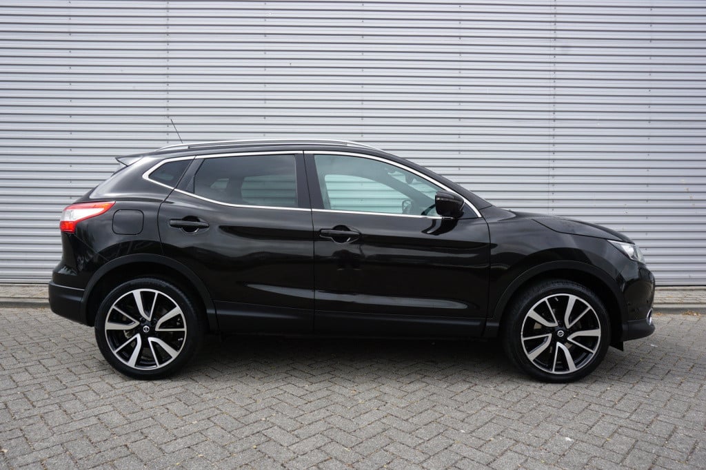 Nissan Qashqai 1.2 tekna climate / navi / camera / pano. / cruise / trekhaa