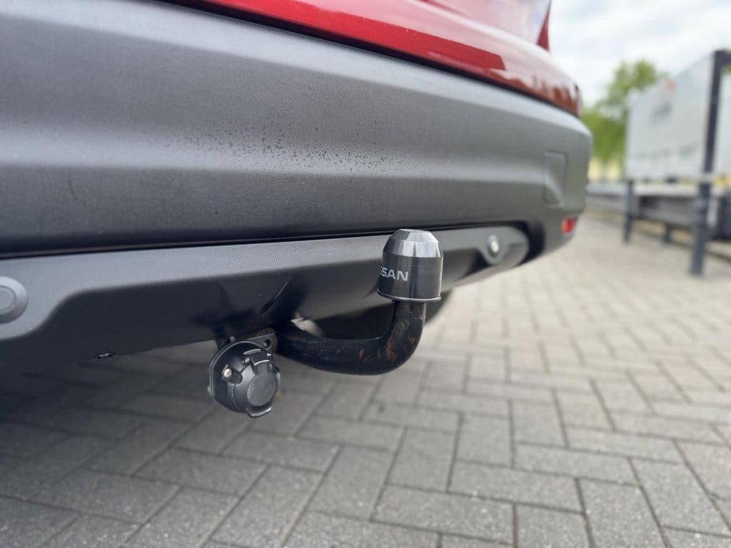 Nissan Qashqai 1.2 tekna | trekhaak | navigatie | leder | 360° camera | sto