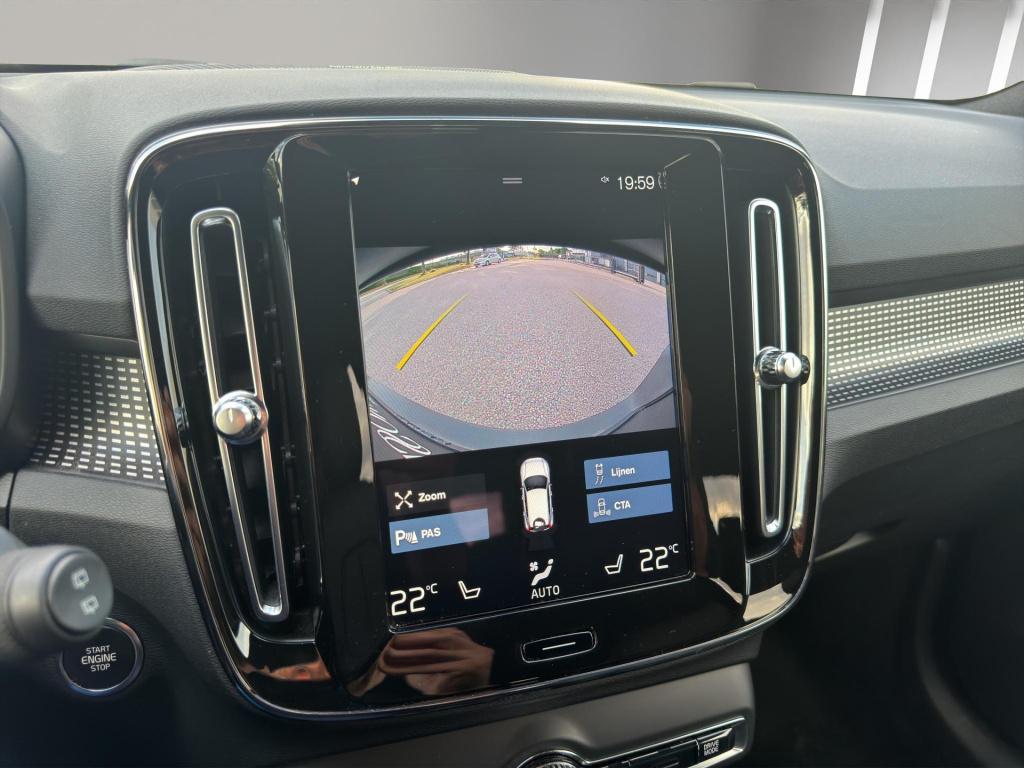 Volvo XC40 1.5 t4 recharge r-design h&k camera acc blis