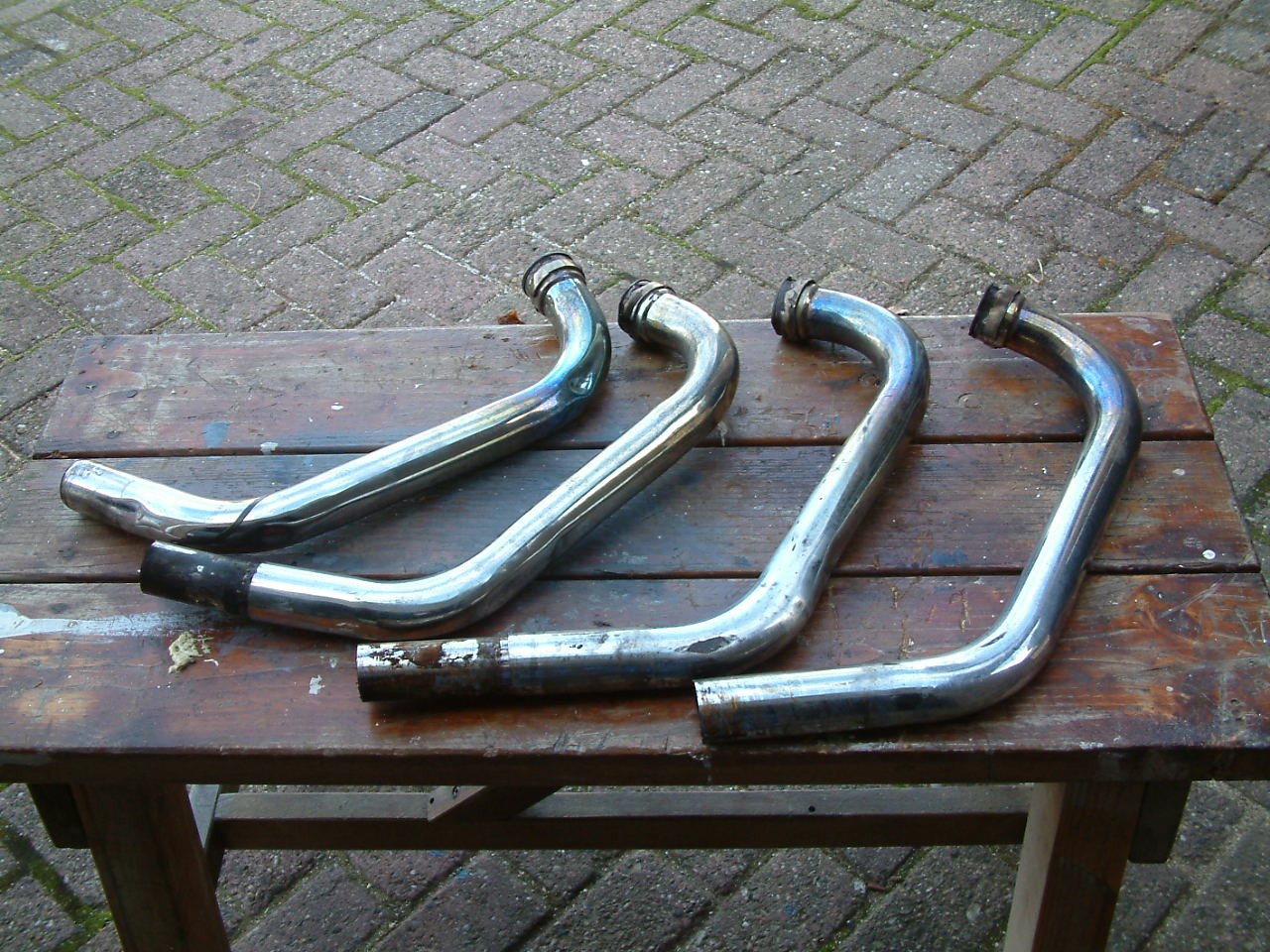 Uitlaat bochten 4 cilinder uitlaat    ---dempers