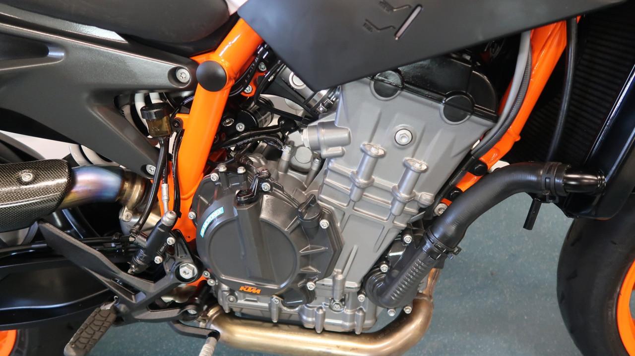 2020 KTM 890 Duke R als nieuw!