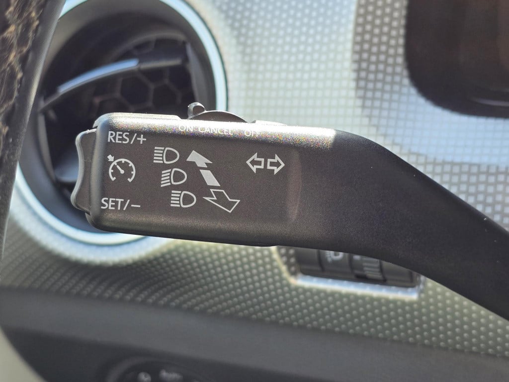 Volkswagen UP! 1.0 bmt high up!
