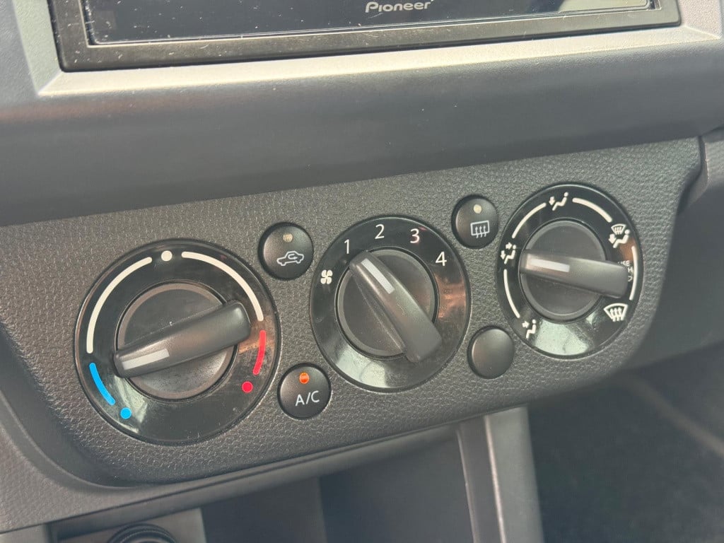 Suzuki Swift 1.3 exclusive* airco * 5drs * carplay