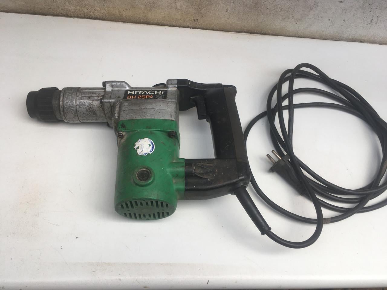Boorhammer hitachi sds dh25pa 650 watt in goede staat
