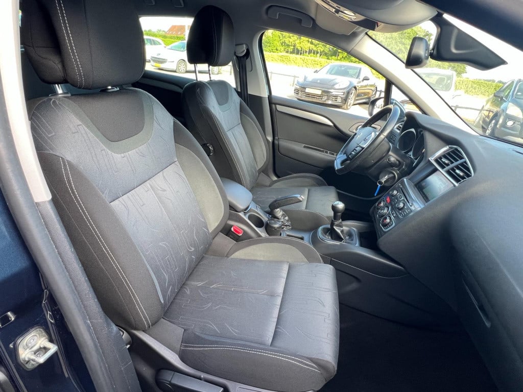 Citroen C4 1.6 vti collection, navi, trekhaak enz...
