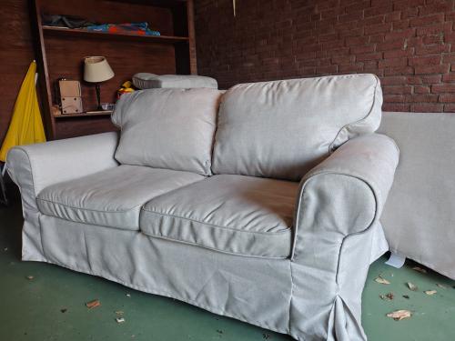 2 stuks 2 persoons erktop bank